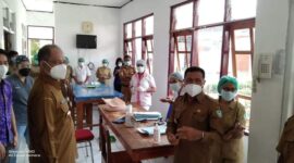 Juandi-Eus ketika melakukan sidak di RSUD Kefamenanu/Foto Yuven Abi