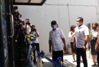 Walikota Kupang, Jefri Riwu Kore, didampingi Dirut Bank NTT, Harry Alex Riwu Kaho, Kepala Bank Indonesia NTT, I Nyoman Ariawan Atmaja, Wakil Kepala OJK NTT, Setia Ariyanto, Komisaris Independen, Samuel Djoh Despasianus, saat moment peresmian Smart Branch KCU Kupang, Rabu (15/9).