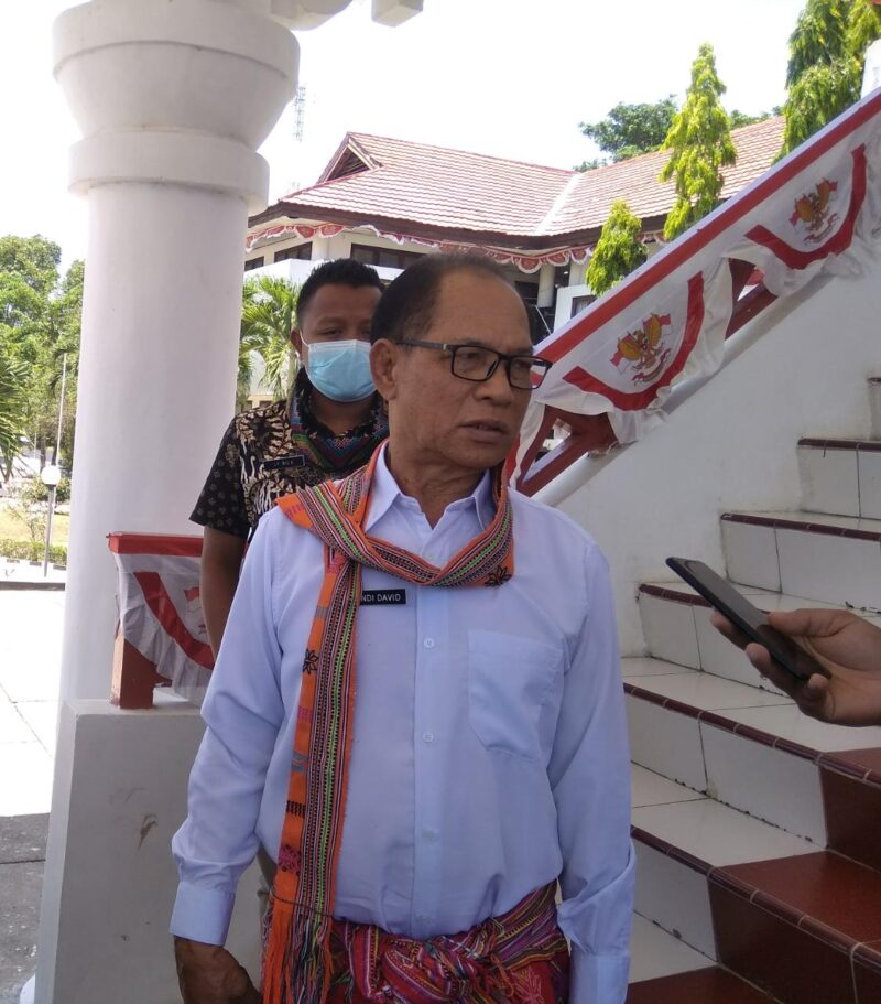Bupati TTU, Drs. Djuandi David (Foto: Yuven Abi/Savanaparadise.com)