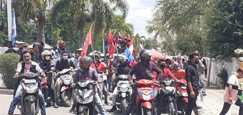 Kelompok Cipayung (GMNI, PMKRI, dan GMKI) Kefamenanu Gelar Aksi (Foto: Yuven Abi/Savanaparadise.com)