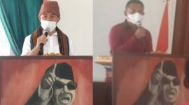 Ketua Persatuan Alumni (PA) GMNI Ende, Heri Gani (Kanan) dan Staf Ahli Bupati Kabupaten Ende Bidang Perekonomian dan Keuangan, Fransisco Versailes (Kiri) Disaat Memberikan Sambutan Pada Kegiatan PPAB GMNI Cabang Ende (Foto: Chen Rasi/Savanaparadise.com)