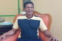 Kepala Badan Kesatuan Bangsa dan Politik (Kesbangpol) Kabupaten TTU, Thelemitro R. Kapitan Saat Dijumpai Savanaparadise.com di Ruang Kerjanya (Foto: Yuven Abi)