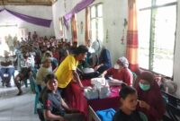 Suasana  Saat Pelayanan Vaksin Gratis Yang Digelar DPD II Partai Golkar Sumba Tengah di Desa Umbu Kawolu, Kecamatan Umbu Ratu Nggai Barat (Foto: Umbu Sorung/Savanaparadise.com)
