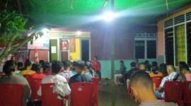 Calon Anggota GMNI Cabang Ende Sedang Mendengarkan Materi Pada Saat Kegiatan SELA, Kamis 11 November 2021 (Foto: Chen Rasi/Savanaparadise.com)