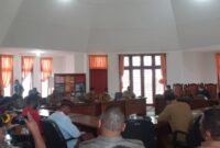 Suasana Dialog Antara Pemda TTU, DPRD TTU dan Aliansi Cipayung TTU terkait persoalan Perda RPJMD (Foto: Yuven Abi/Savanaparadise.com)