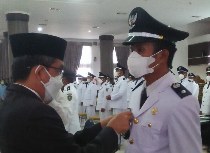 Quirinus Parwono Rasi, Dilantik Jadi Kepala Desa Tepian Indah- Kutai Timur, Kaltim Senin, 29 November 2021 (Foto: Istimewa)
