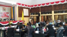 Rapat Paripurna XI DPRD Kabupaten Ende Dengan Agenda Pengumuman Penetapan Cawabup Ende, Selasa 9 November 2021 (Foto: Chen Rasi/Savanaparadise.com)