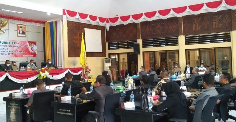 Rapat Paripurna XI DPRD Kabupaten Ende Dengan Agenda Pengumuman Penetapan Cawabup Ende, Selasa 9 November 2021 (Foto: Chen Rasi/Savanaparadise.com)