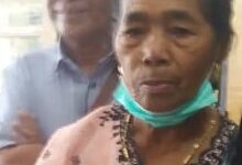 Ibunda Dari Erikos Emanuel Rede, Wakil Bupati Terpilih Sisa Masa Jabatan Periode 2019-2024, Mama Theresia Weti (Foto: Chen Rasi/Savanaparadise.com)