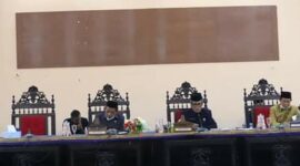 Rapat Paripurna Ke-XIV DPRD Kabupaten Sumba Tengah (Foto: Umbu Sorung/Savanaparadise.com)