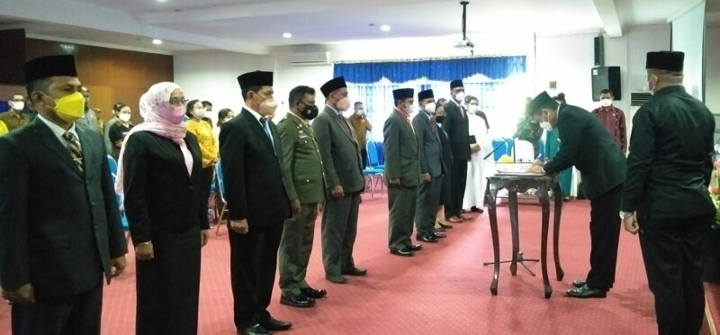 Suasana Pelantikan 6 Pejabat Eselon II Oleh Bupati Kabupaten Ende, Djafar Achmad di Aula Garuda Lantai II Kantor Bupati Ende (Chen Rasi/Savanaparadise.com)