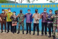 Foto bersama usai peresmian Pemanfaatan Pompa Hidram oleh Wakil Bupati Sumba Barat (Foto: Umbu Sorung/Savanaparadise.com)