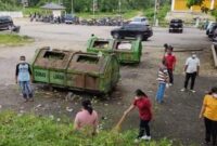 Kegiatan Jumat Bersih yang dilakukan Pemda Sumba Barat yang di pimpin oleh Wakil Bupati, John Lado Bora Kabba (Foto: Umbu Sorung/Savanaparadise.com)