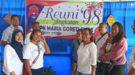 Pose Bersama Alumni SMPK Maria Goreti Angkatan 98 (Foto: Chen Rasi/Savanaparadise.com)