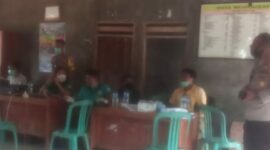 Suasana Pelaksanaan Vaksinasi di Desa Ramedue (Foto: Dule Dubu/Savanaparadise.com)