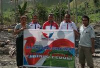 DPD Perindo berbagi kasih dengan korban kebakaran di Sumba Timur (Foto: Umbu Sorung/Savanaparadise.com)