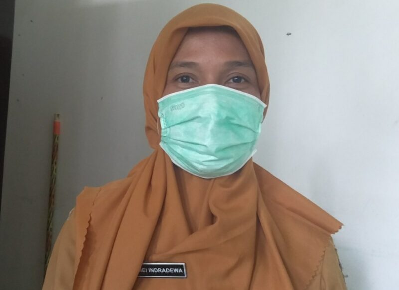 Kabid Pengelolaan Sampah dan Limbah B3 DLH Kabupaten Ende, Melani S. Indradewa (Foto: Chen Rasi/Savanaparadise.com)