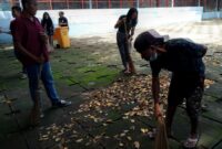 GMNI Cabang Ende adakan bakti sosial di taman renungan Bung Karno (Foto: Chen Rasi/Savanaparadise.com)
