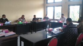 RDP Komisi I DPRD Kabupaten Ende bersama Disdukcapil (Foto: Chen Rasi/Savanaparadise.com)