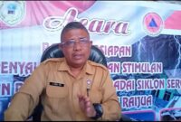 Kepala BPBD Kabupaten Sabu Raijua, Javid Ndu Ufi, saat memberikan keterangan pers diruang kerjanya (Foto: Dule Dubu/Savanaparadise.com)
