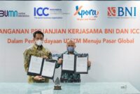 
JAKARTA -- (Ki-ka) Direktur Treasury dan Internasional BNI Henry Panjaitan dengan Presiden ICC Indonesia IIham Akbar Habibie dalam Penandatanganan Perjanjian Kerjasama (PKS) BNI dan ICC Indonesia dalam Pemberdayaan UMKM Menuju Pasar Global di Xpora Hub Gedung Smesco Jakarta, Selasa (12/4/2022). 

Sebagai mitra perbankan utama (preferred bank) global banking, BNI berkomitmen untuk menyediakan solusi layanan perbankan dan pendampingan bagi para pelaku usaha berorientasi ekspor khususnya para UMKM agar dapat mengembangkan kapasitas produksinya guna menembus pasar global.