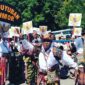 Paguyuban Timor sedang antraksi pada kegiatan parade kebangsaan (Foto: Chen Rasi/Savanaparadise.com)