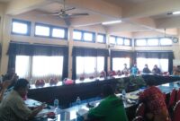 Suasana ruangan gabungan komisi saat RPD Komisi III dengan DLH dan Dinas Perumahan Rakyat (Foto: Chen Rasi/Savanaparadise.com)