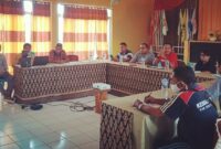 KPUD Sabu Raijua gelas diskusi bersama Diskominfo, Kesbangpol, dan Awak Media (Foto: Dule Dubu/Savanaparadise.com)