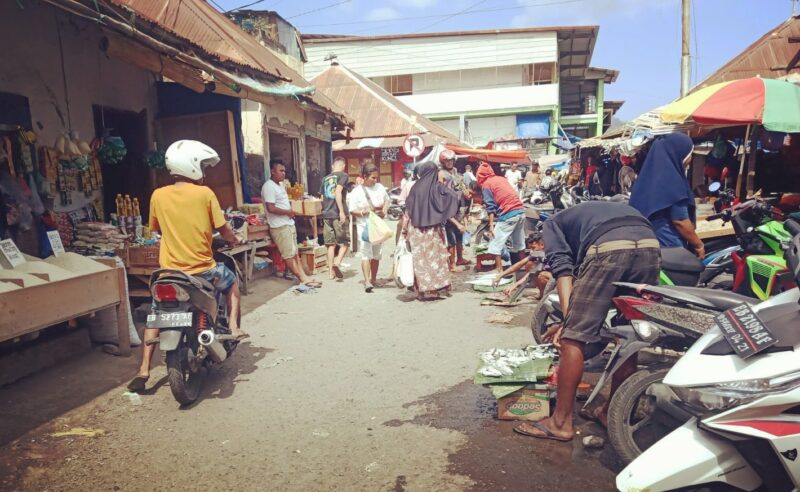 Kondisi pasar Mbongawani Kabupaten Ende, Senin 18 Juli 2022 (Foto: Chen Rasi/Savanaparadise.com)