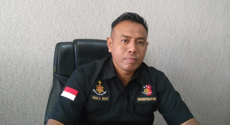 Kasat Reskrim Polres Ende, Iptu Yance Kadiaman saat memberikan keterangan pers kepada awak media (Foto: Chen Rasi/Savanaparadise.com) 