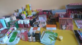 Barang-barang kosmetik ilegal dan mengandung bahan berbahaya yang di sita Loka POM Ende (Foto: Chen Rasi/Savanaparadise.com)