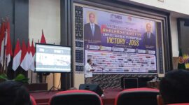 Ketua SMSI NTT, Beni Jahang menyampaikan sambutan di Aula Eltari Kupang (Foto: Dule Dubu/Savanaparadise.com)