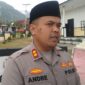 Kapolres Ende, AKBP. Andre Librian saat memberikan keterangan pers soal kelangkaan minyak tanah (Foto: Chen Rasi/ Savanaparadise.com)