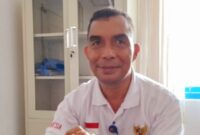 Kepala Dinas Kependudukan dan Catatan Sipil (Disdukcapi) Kabupaten Ende, Lambertus Sigasare (Foto: Chen Rasi/Savanaparadise.com)