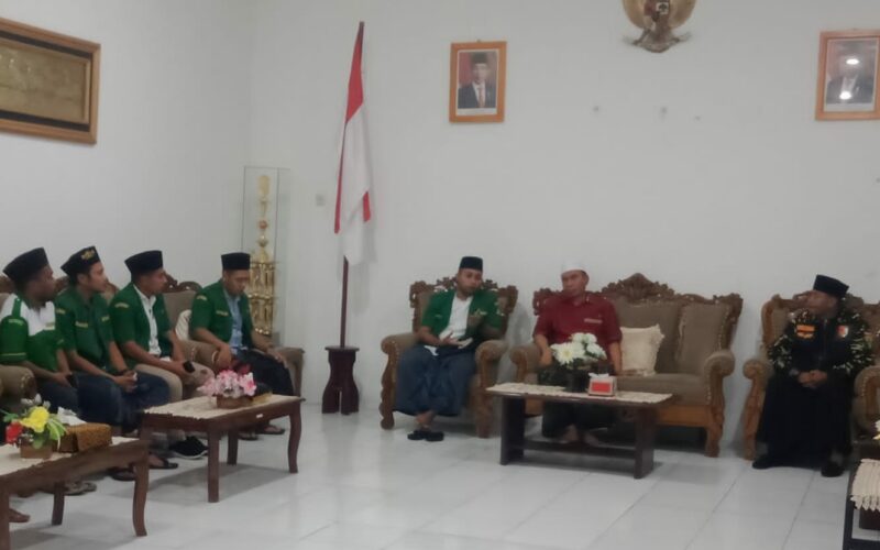 Momen GP. Ansor audiens dengan Bupati Ende di rumah jabatan Bupati (Foto: GP. Ansor)