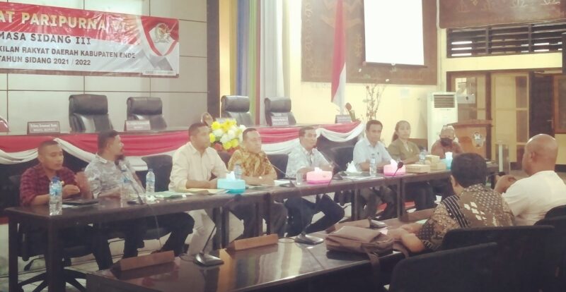 RDP DPRD Kabupaten Ende bersama Disperindag, membahas soal kelangkaan minyak tanah (Foto: Chen Rasi/Savanaparadise.com)