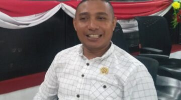 Ketua Fraksi PDI Perjuangan DPRD Kabupaten Ende, Vinsensius Sangu, S.H, M.H (Foto: Chen Rasi/Savanaparadise.com)