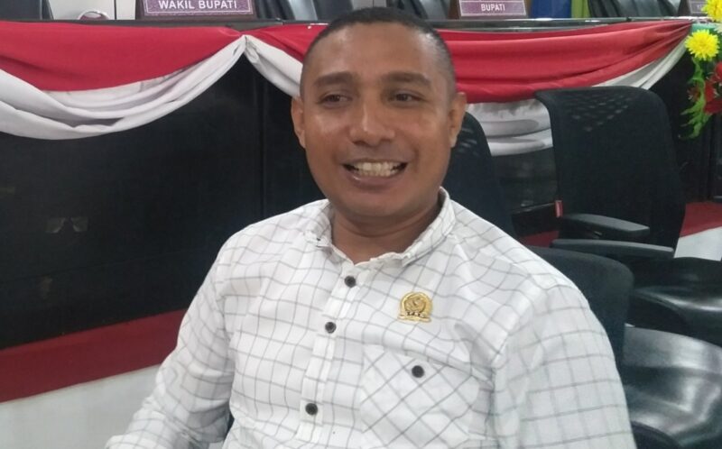 Ketua Fraksi PDI Perjuangan DPRD Kabupaten Ende, Vinsensius Sangu, S.H, M.H (Foto: Chen Rasi/Savanaparadise.com)