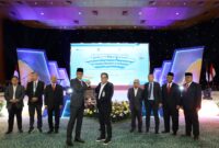 
JAKARTA -- (Ki-ka) Direktur Utama PLN Darmawan Prasodjo, dan Direktur Network and Services BNI Ronny Venir dalam Acara Penandatangan PKS Kepemilikan Rumah Khusus Pegawai PLN di Jakarta, Kamis (27/10/2022).

BNI menawarkan fasilitas kredit konsumer KPR BNI Griya yang memberi kemudahan kepemilikan rumah khusus pegawai PLN. Tidak hanya untuk pembelian properti baru maupun seken, fasilitas ditawarkan BNI lebih fleksibel sehingga dapat digunakan untuk pembangunan dan renovasi, take over, top up, refinancing maupun multiguna.  Foto Dok BNI 