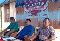 Cakades Wololele A Ende Fabianus Laur (tengah) siap memaparkan Visi-Misi (Foto: Chen Rasi/Savanaparadise.com)