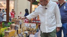 Foto

Singapore Expo -- Staf Khusus III Kementerian BUMN Arya Sinulingga tengah berkunjung ke Singapore Expo, Senin (3/4/2023). Foto Dok BNI 