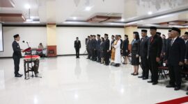 Pj. Gubernur NTT Ayodhia G. L. Kalake, SH melantik dan mengukuhkan 27 Pejabat Pimpinan Tinggi Pratama Lingkup Pemerintah Provinsi NTT (Foto: Dio Ceunfin)