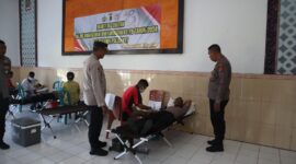 Polres Ende gelar donor darah songsong HUT Bhayangkara ke 78 (Foto: Chen Rasi/Savanaparadise.com