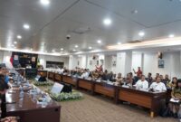 Menteri Pertanian RI, Dr. Ir. H. Andi Amran Sulaiman menggelar pertemuan bersama Pj. Gubernur Andriko dan Gubernur NTT terpilih, Emanuel Melkiades Laka Lena serta seluruh Pj. Bupati/Walikota se-NTT, Rabu, 05 Februari 2025 (Foto: Istimewa)