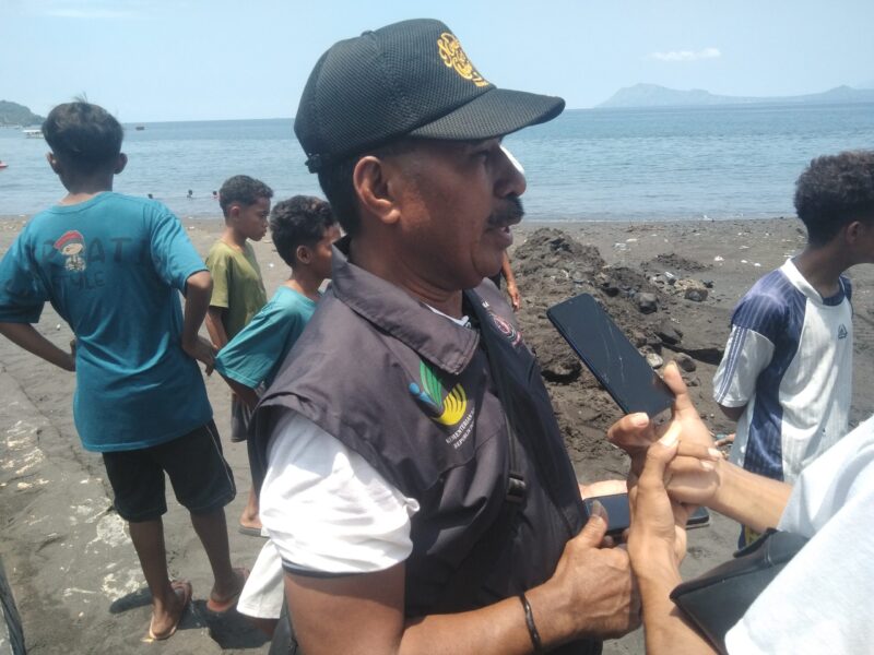 Kepala Bidang Perlindungan dan Jaminan Sosial Dinas Sosial Kabupaten Ende, Dikson O. Amtiran, SH (Foto: Chen Rasi/Savanaparadise.com)