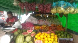 Lapak Buah-buahan milik  Allan Abdul (Foto: Chen Rasi/Savanaparadise.com)