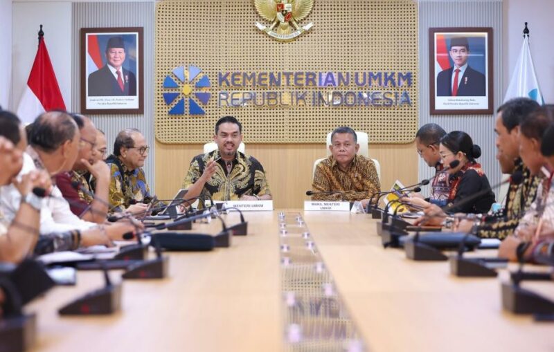 Pertemuan Mentri UMKM, Maman Abdurahman Bersama Gubernur NTT, Melki Laka Lena dan Kepala Daerah Se-NTT (Foto: Dok Kementrian UMKM)