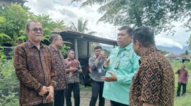 Bupati Kabupaten Ende, Yosef Benediktus Badeoda, SH., MH bersama Wakil Bupati, Dominikus Minggu Mere saat menghadiri dan membuka kegiatan Rakor program One Village One Product (Foto: Chen Rasi/SP)