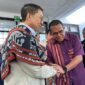Gubernur NTT, Melki Laka Lena berjabat tangan dengan Mentri Kebudayaan, Fadli Zon (Foto: YH)