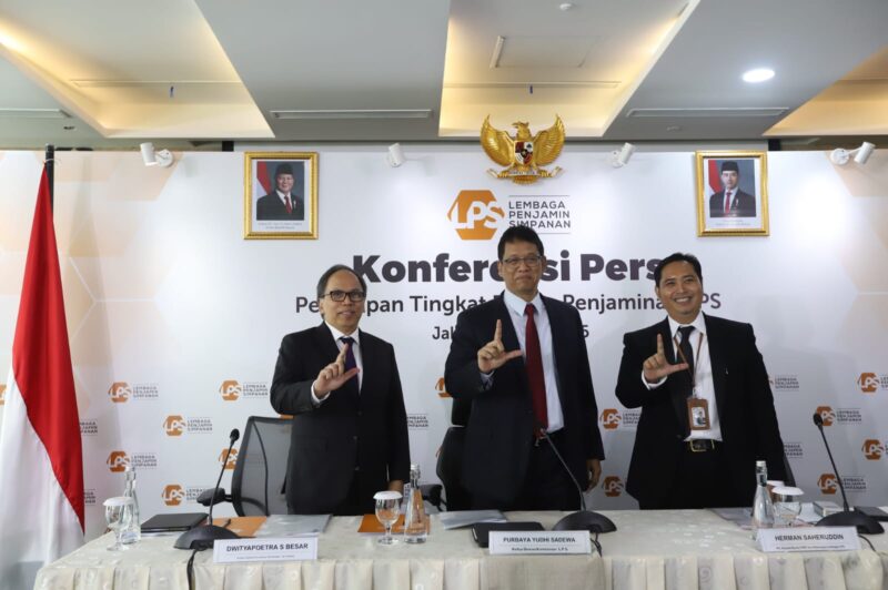 (Kanan/kiri)

Dwityapoetra S. Besar
Direktur Eksekutif Surveilans, Pemeriksaan, dan Statistik LPS


Purbaya Yudhi Sadewa
Ketua Dewan Komisioner LPS

Herman Saheruddin
Plt. Kepala Kantor Persiapan PRP dan Hubungan Lembaga LPS